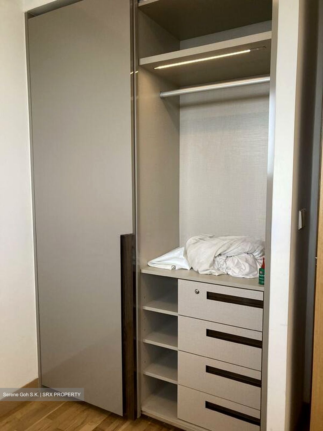 Commonwealth Towers (D3), Condominium #498880891